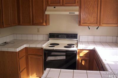 1875 Blossom Ct, Fairfield, CA 94533 photo 2