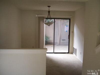 52 Del Prado Cir, Fairfield, CA 94533 photo 3