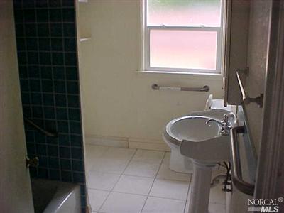 142 Illinois St, Vallejo, CA 94590 photo 8
