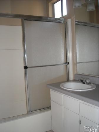 300 Locust Dr #3, Vallejo, CA 94591 photo 4