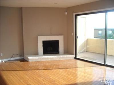 300 Locust Dr #3, Vallejo, CA 94591 photo 2