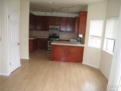 576 Doncaster Dr, Vallejo, CA 94591 photo 3