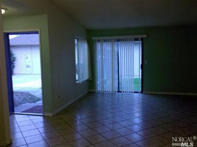 975 Daniel St, Fairfield, CA 94533 photo 4