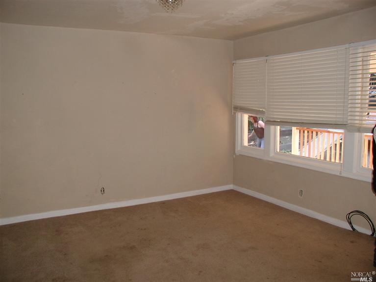536 Russell St, Vallejo, CA 94591 photo 2