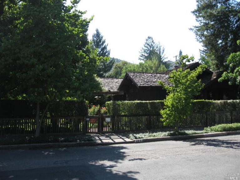 404 Oak Park Ave, Ukiah, CA 95482 photo 1