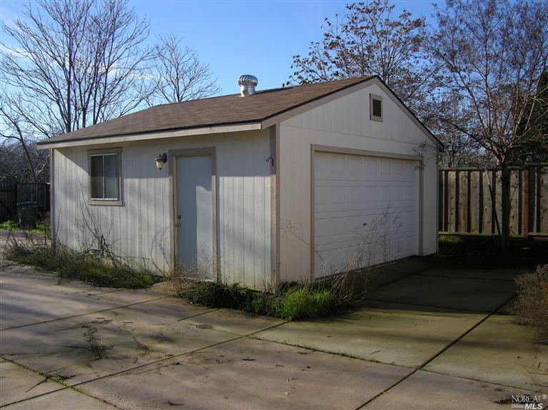 438 Russell St, Winters, CA 95694 photo 7