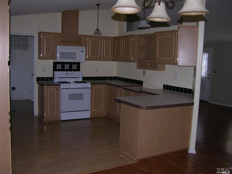 438 Russell St, Winters, CA 95694 photo 2