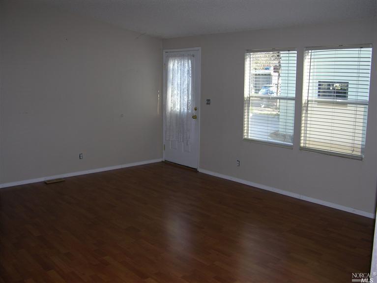 438 Russell St, Winters, CA 95694 photo 6