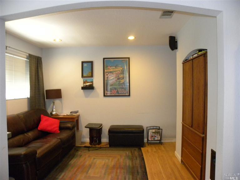 2695 Laurel Dr, Fairfield, CA 94533 photo 4