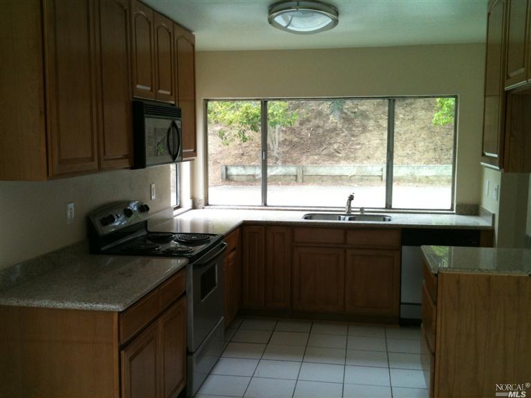 123 Gregory Ln, Vallejo, CA 94591 photo 2