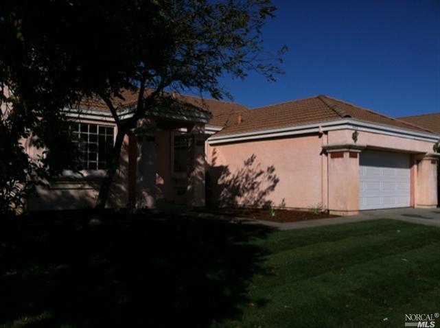 655 Fox Pointe Rd, Vacaville, CA 95687 photo 2