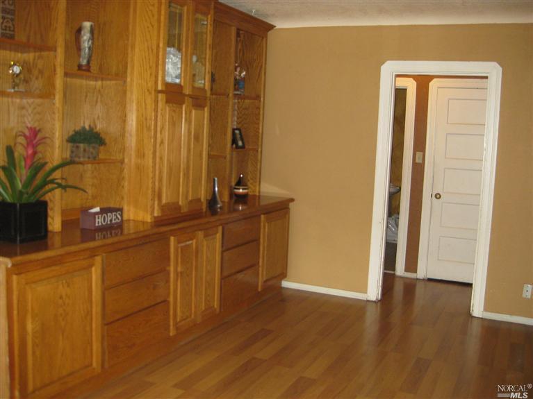 237 Curry Ave, Vallejo, CA 94590 photo 4