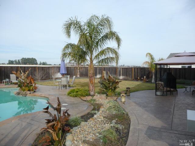 1480 Valley Glen Dr, Dixon, CA 95620 photo 3