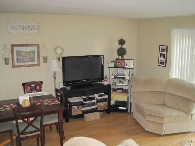 2406 Baltic Dr, Fairfield, CA 94533 photo 4