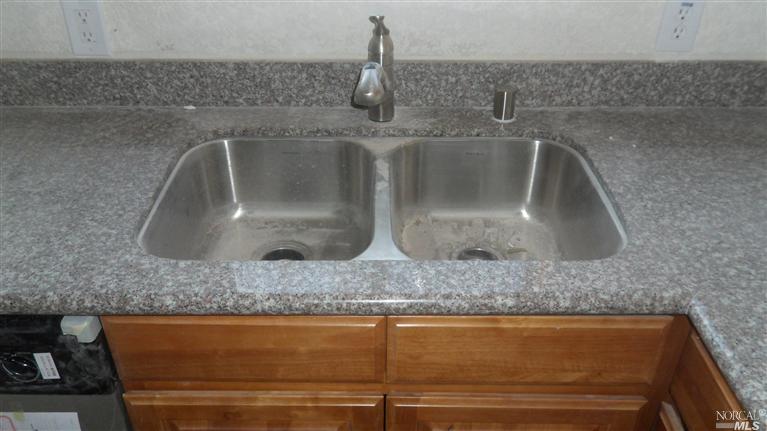 321 Walnut Ave, Vacaville, CA 95688 photo 8