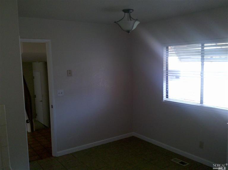 1639 Moraga Dr, Fairfield, CA 94534 photo 3