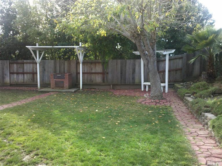 1639 Moraga Dr, Fairfield, CA 94534 photo 9