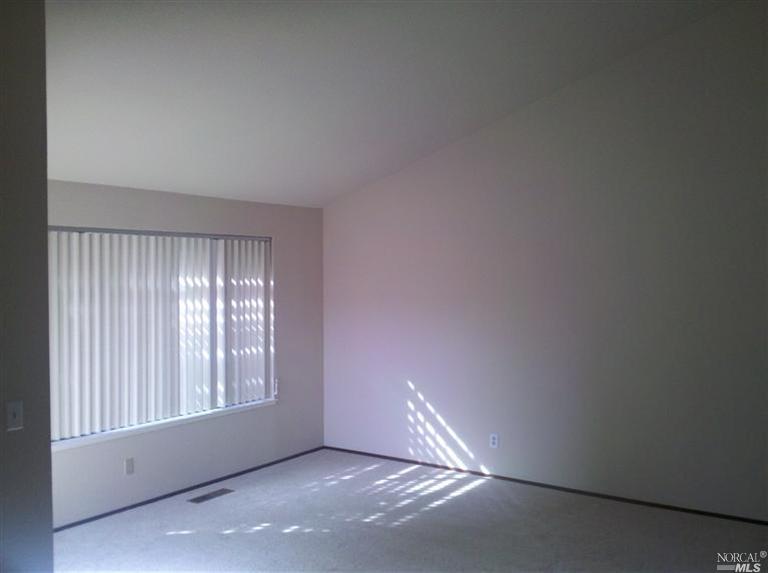 1639 Moraga Dr, Fairfield, CA 94534 photo 4