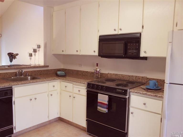 212 Kathy Ellen Dr, Vallejo, CA 94591 photo 4