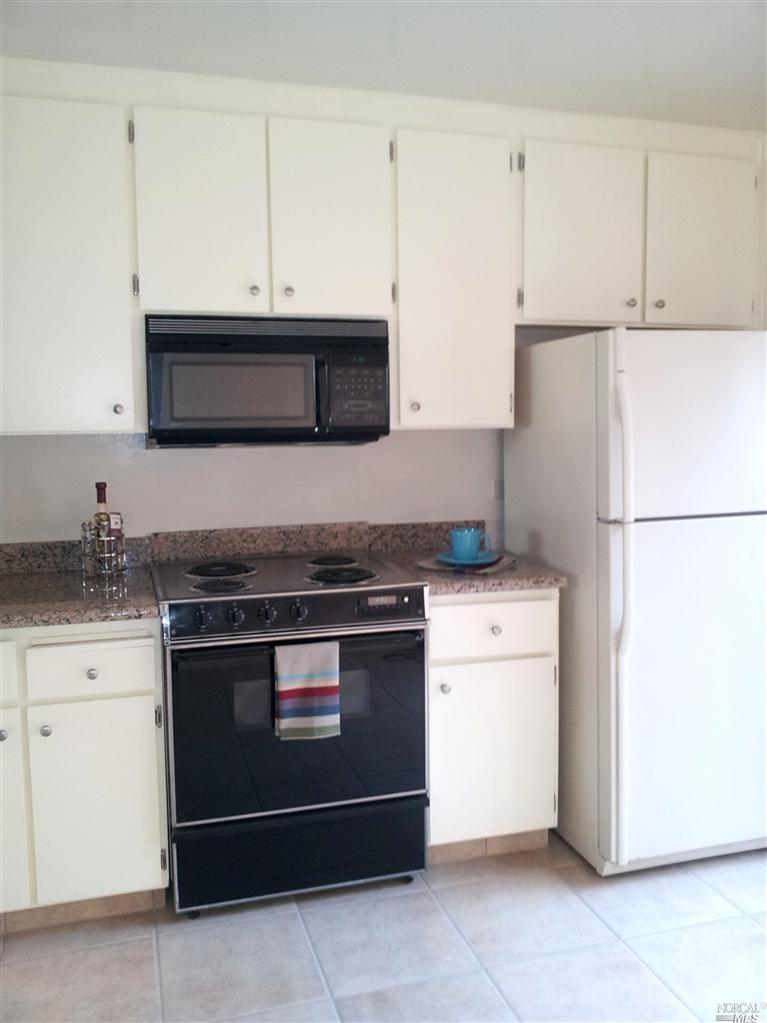 212 Kathy Ellen Dr, Vallejo, CA 94591 photo 3