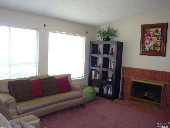 218 Curtis Dr, Vallejo, CA 94591 photo 2