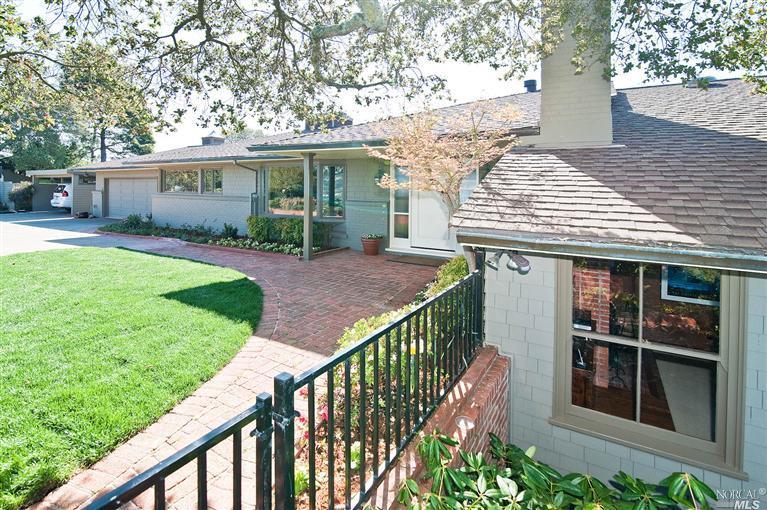 8 Pomeroy Rd, Ross, CA 94957 photo 2