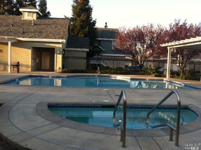 80 Manchester Dr, Fairfield, CA 94533 photo 2
