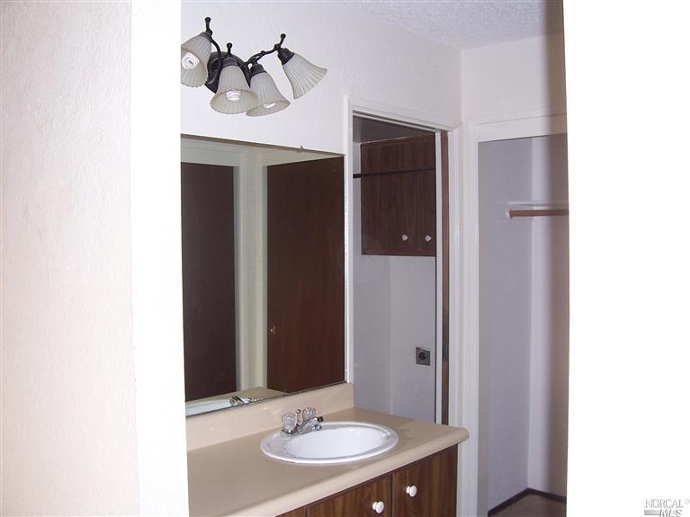 246 Kathy Ellen Dr, Vallejo, CA 94591 photo 7