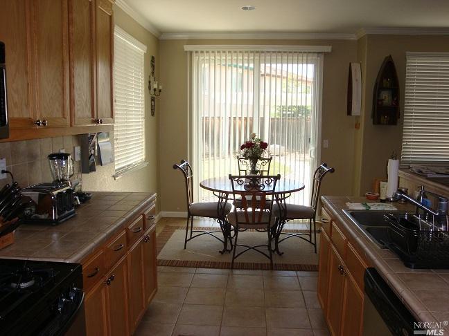 2397 Flatley Cir, Fairfield, CA 94533 photo 3