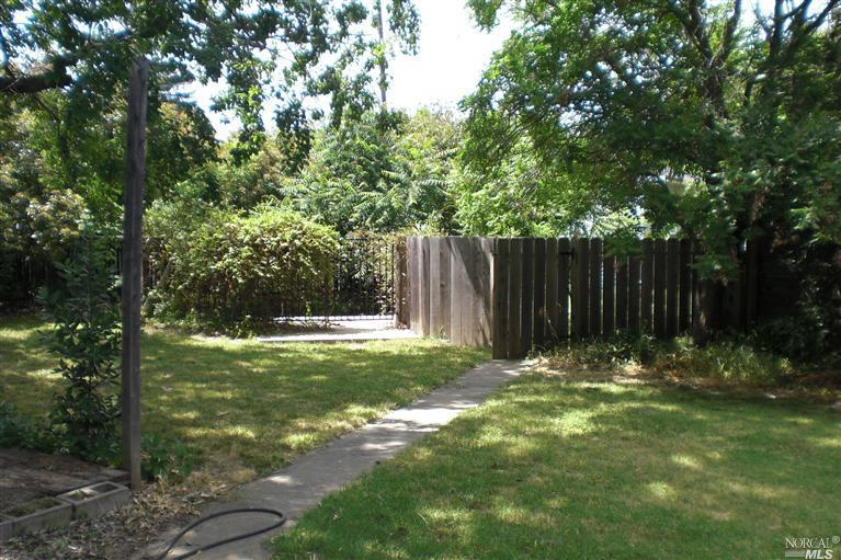 439 Main St, Winters, CA 95694 photo 2