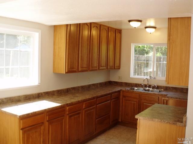 545 Cypress Ave, Ukiah, CA 95482 photo 6