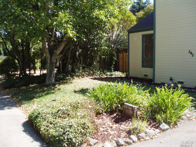 545 Cypress Ave, Ukiah, CA 95482 photo 2