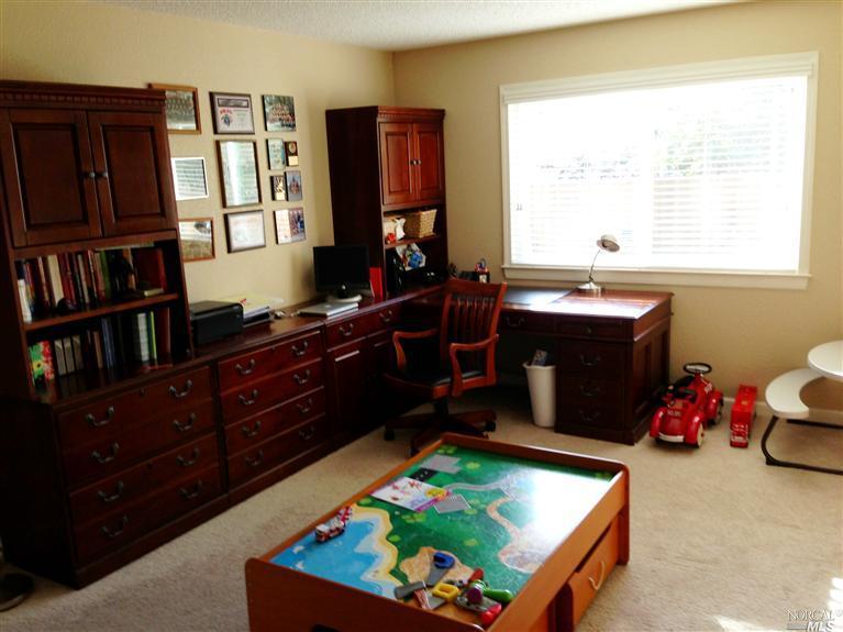 826 Milsom Pl, Windsor, CA 95492 photo 9
