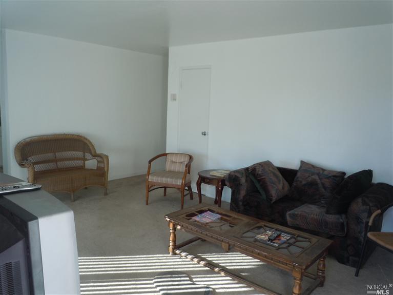 513 Grennan St, Vallejo, CA 94591 photo 2