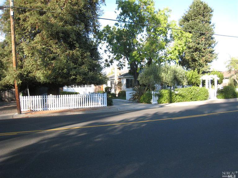 660 E Macarthur St, Sonoma, CA 95476 photo 2