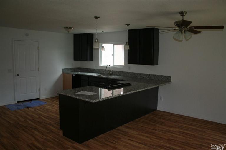 875 Mohawk Dr, Ukiah, CA 95482 photo 4