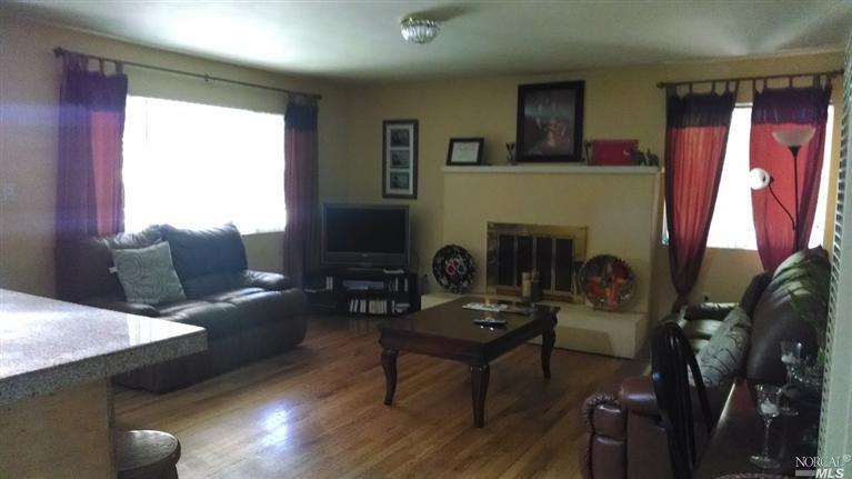 646 University St, Healdsburg, CA 95448 photo 4