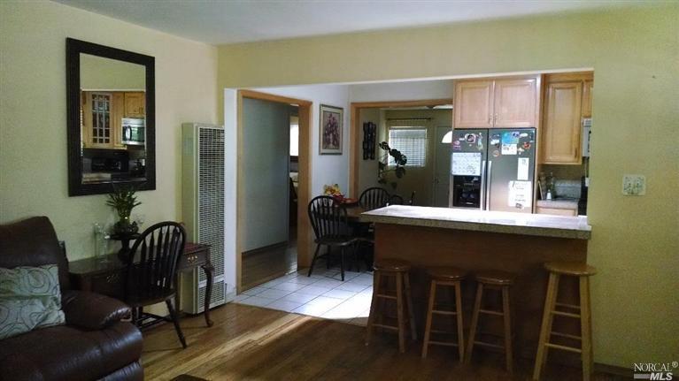 646 University St, Healdsburg, CA 95448 photo 9