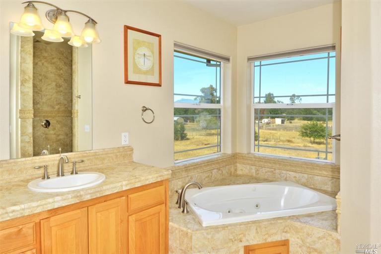 8080 Oak Way, Windsor, CA 95492 photo 6
