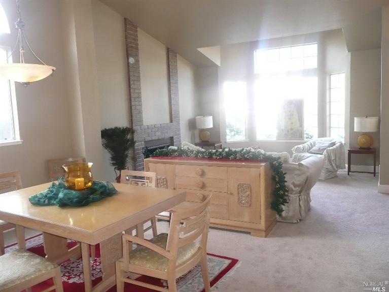 105 Crownpointe Dr, Vallejo, CA 94591 photo 4