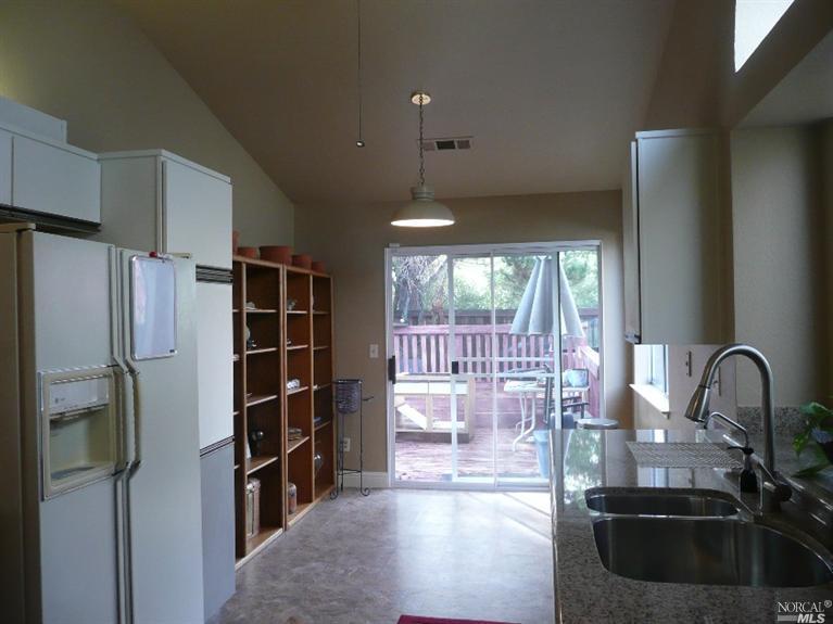 105 Crownpointe Dr, Vallejo, CA 94591 photo 11