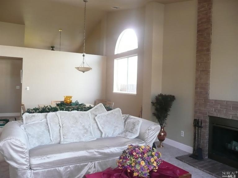 105 Crownpointe Dr, Vallejo, CA 94591 photo 3