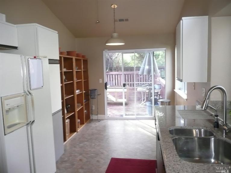 105 Crownpointe Dr, Vallejo, CA 94591 photo 13