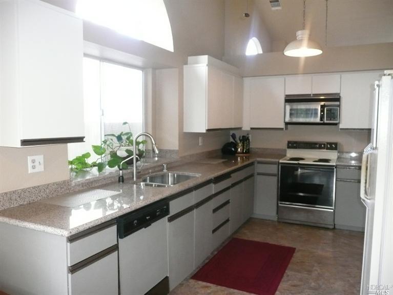 105 Crownpointe Dr, Vallejo, CA 94591 photo 9