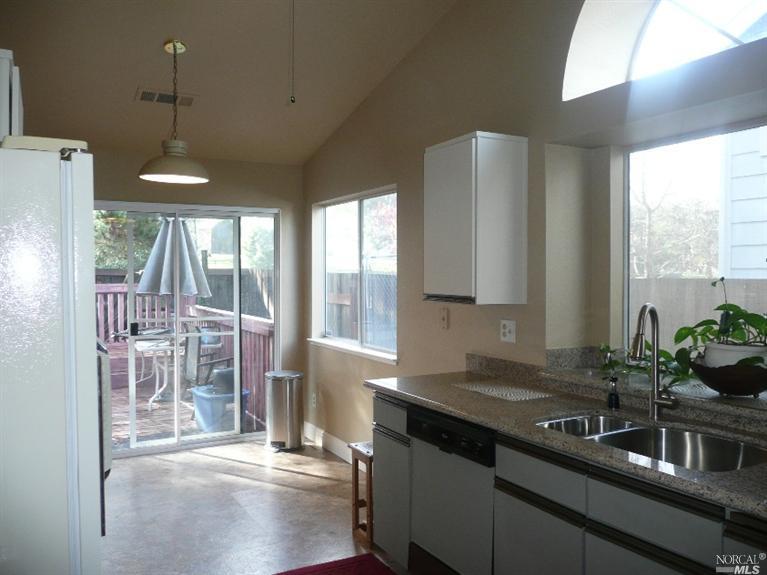 105 Crownpointe Dr, Vallejo, CA 94591 photo 12