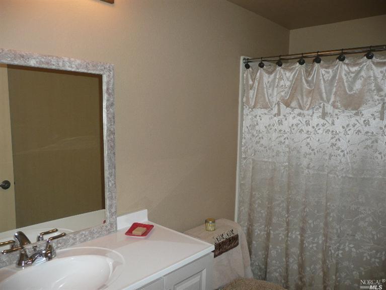 105 Crownpointe Dr, Vallejo, CA 94591 photo 17