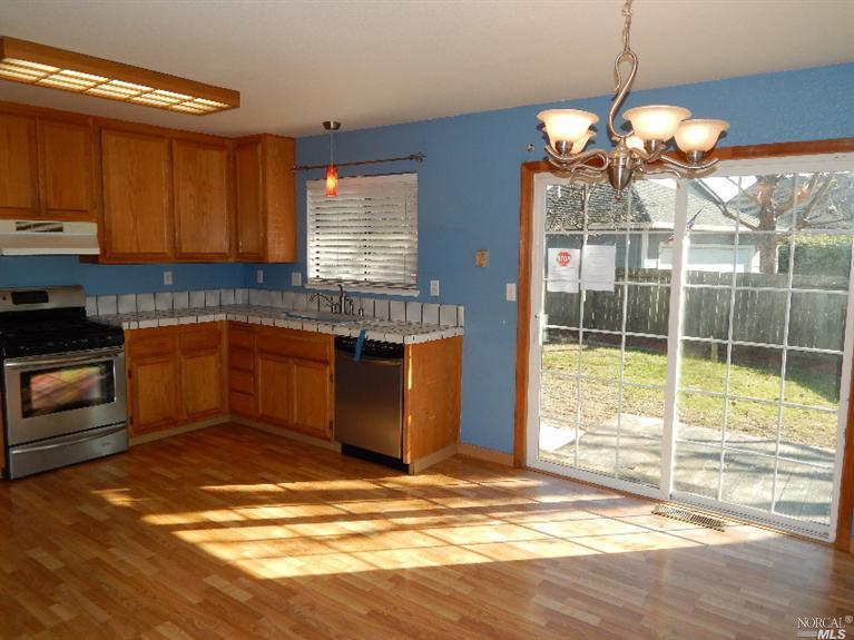 11 Ahlstrom Dr, Cotati, CA 94931 photo 5