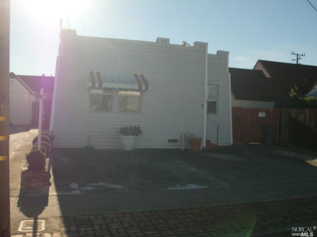 1411 Gordon St, Vallejo, CA 94590 photo 2