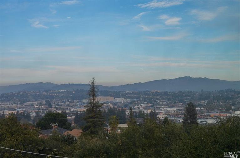 243 Coughlan St, Vallejo, CA 94590 photo 1