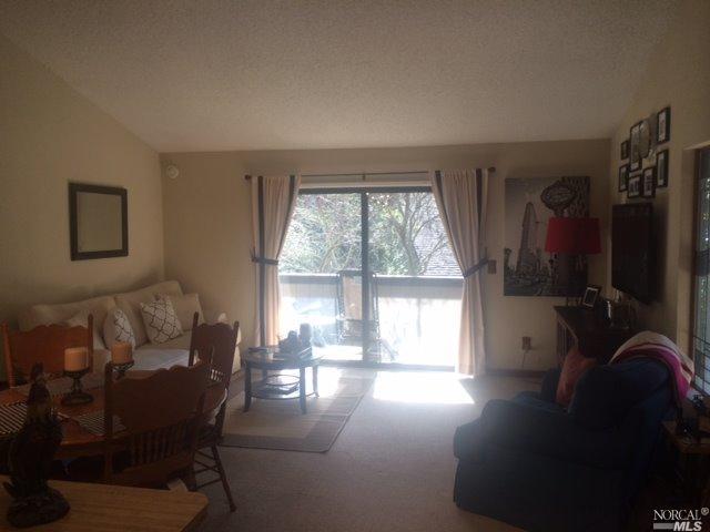 71 Creek Ct, Cotati, CA 94931 photo 2